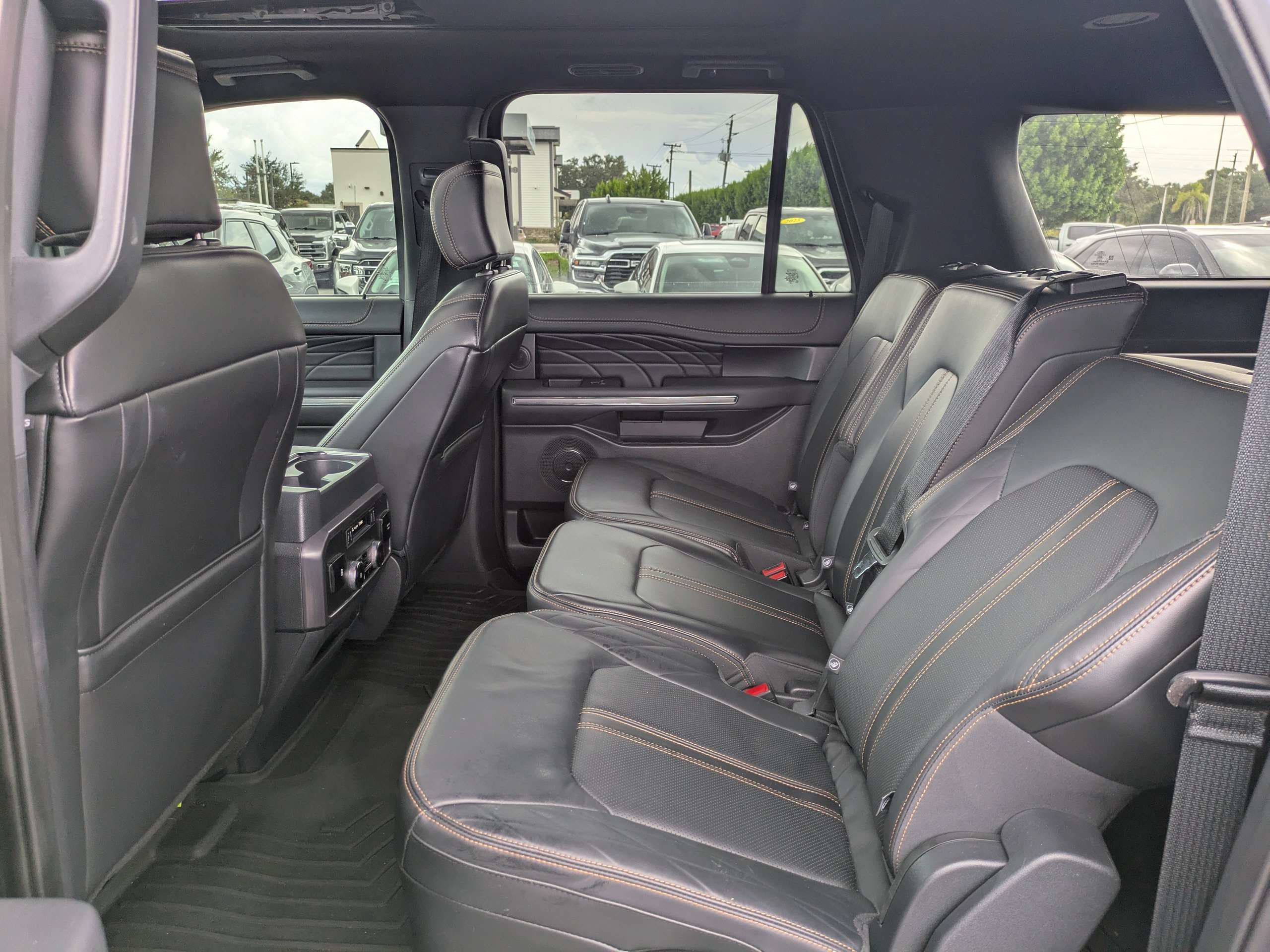 Used 2024 Ford Expedition Max Platinum AWD/4WD image 13
