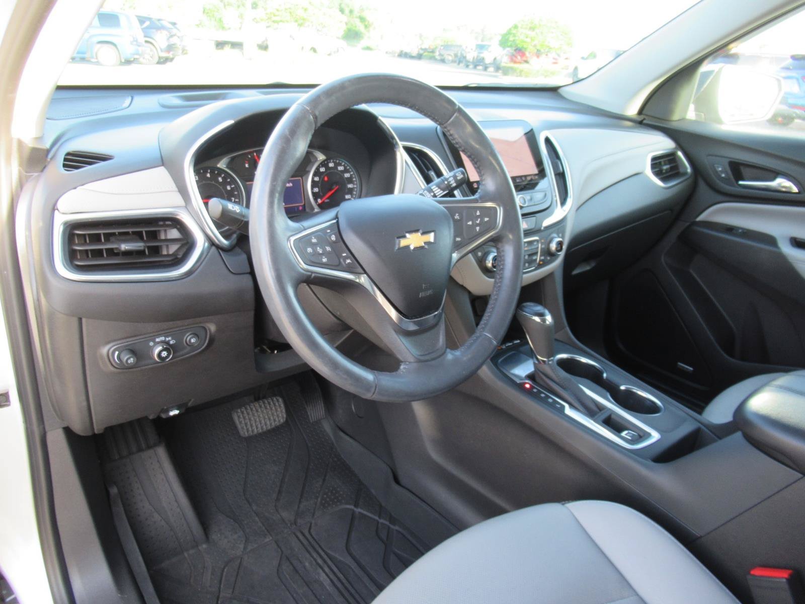 Used 2021 Chevrolet Equinox Premier FWD image 17