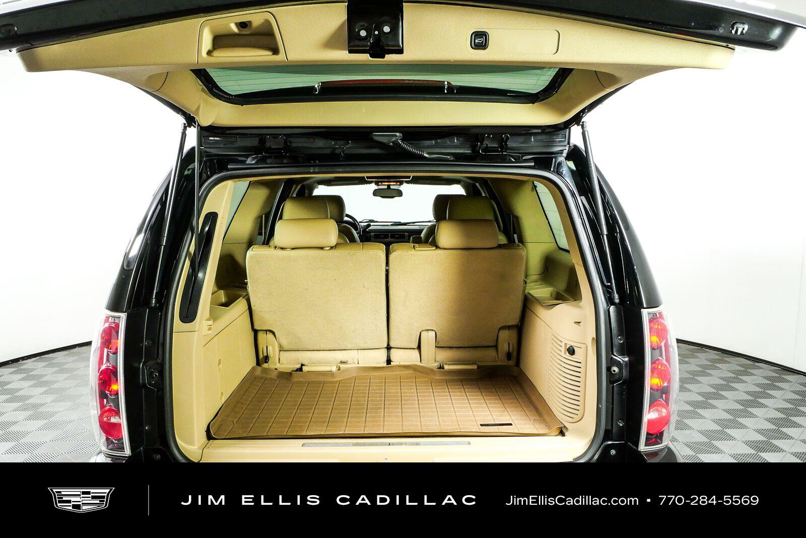 Used 2014 GMC Yukon XL Denali RWD image 29