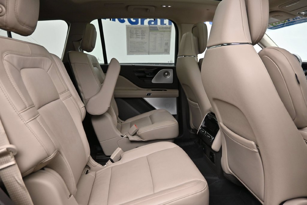 Used 2020 Lincoln Aviator Reserve w/ Equipment Group 202A AWD/4WD image 10