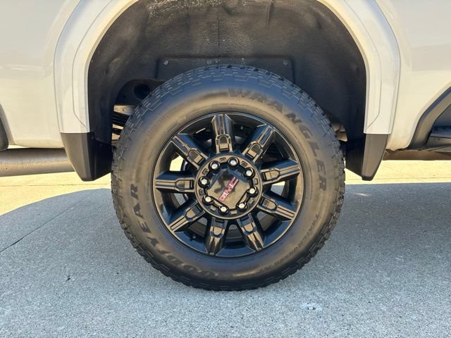Used 2025 GMC Sierra 2500 AT4 w/ AT4 Premium Plus Package AWD/4WD image 10