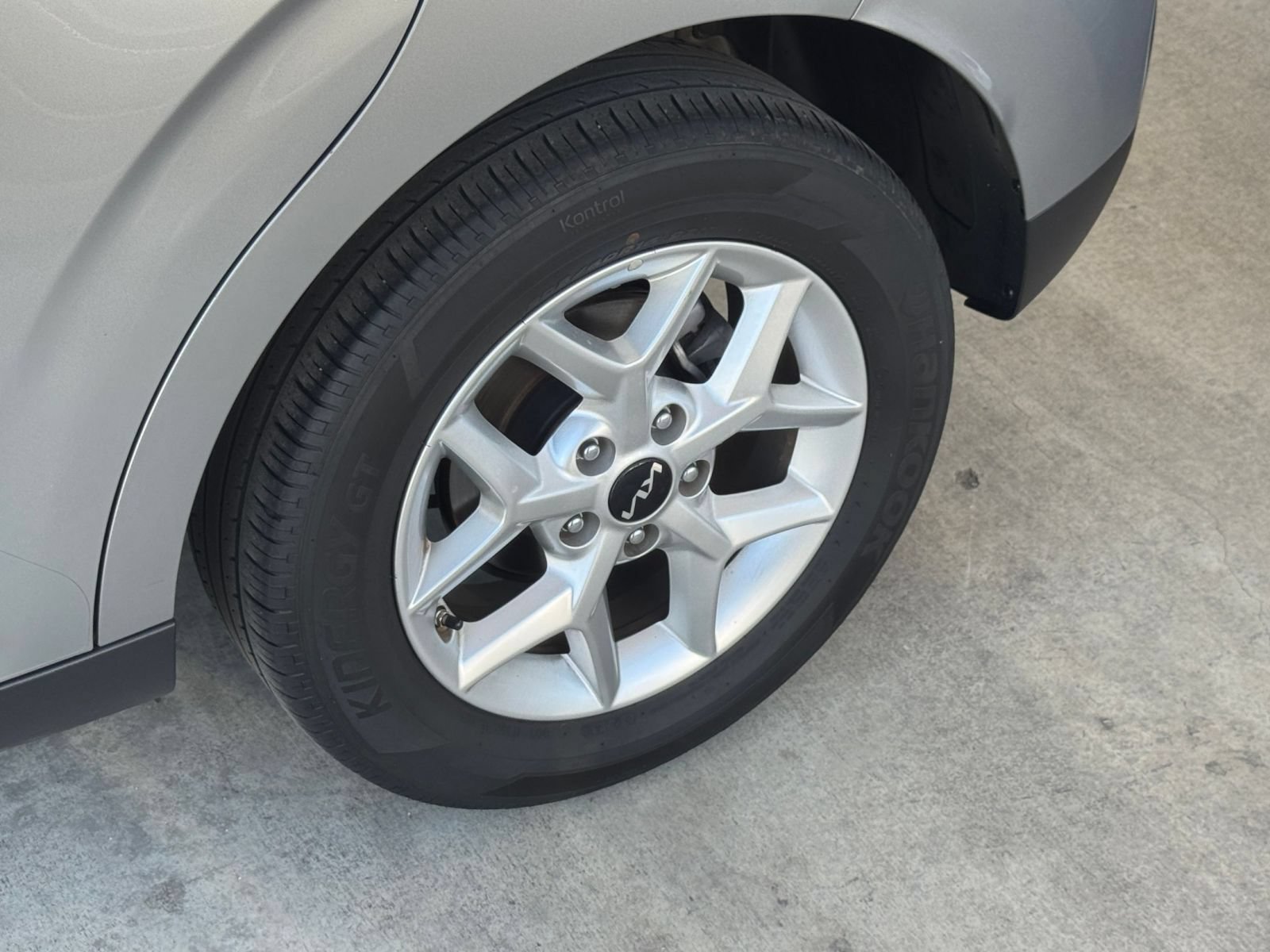 Used 2025 Kia Soul LX w/ LX Technology Package FWD image 27