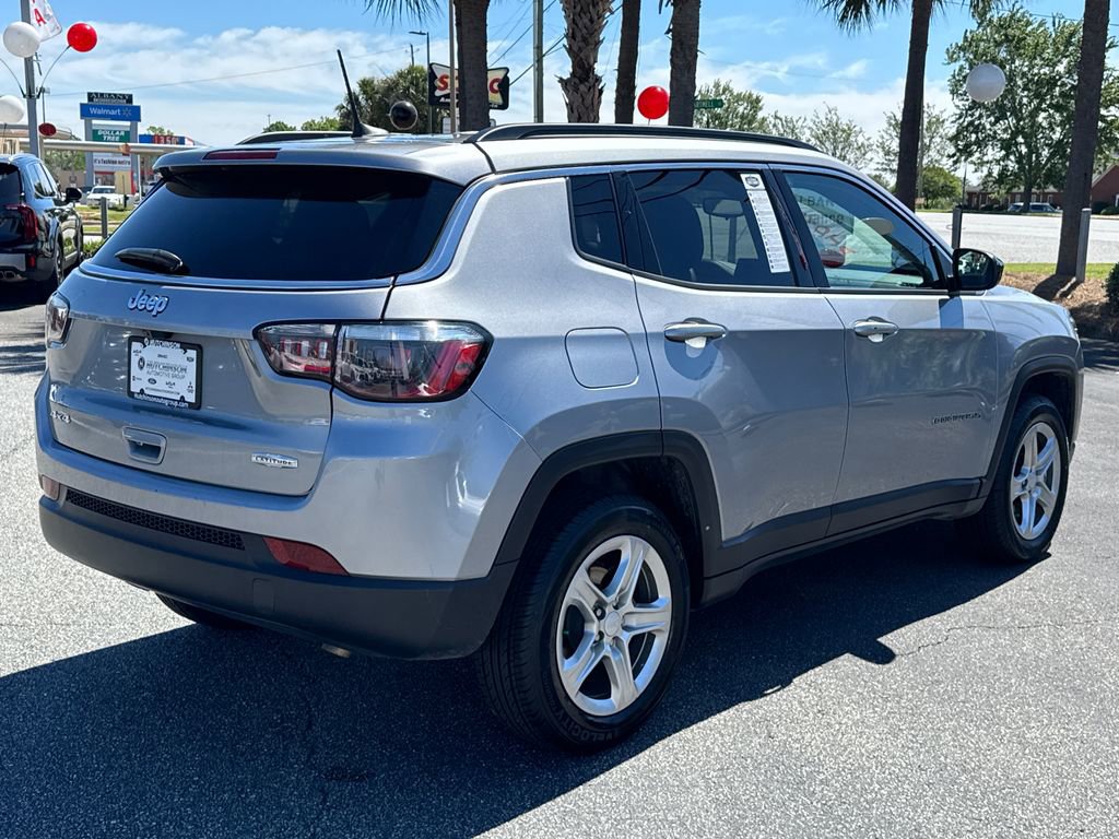 Used 2024 Jeep Compass Latitude AWD/4WD image 3