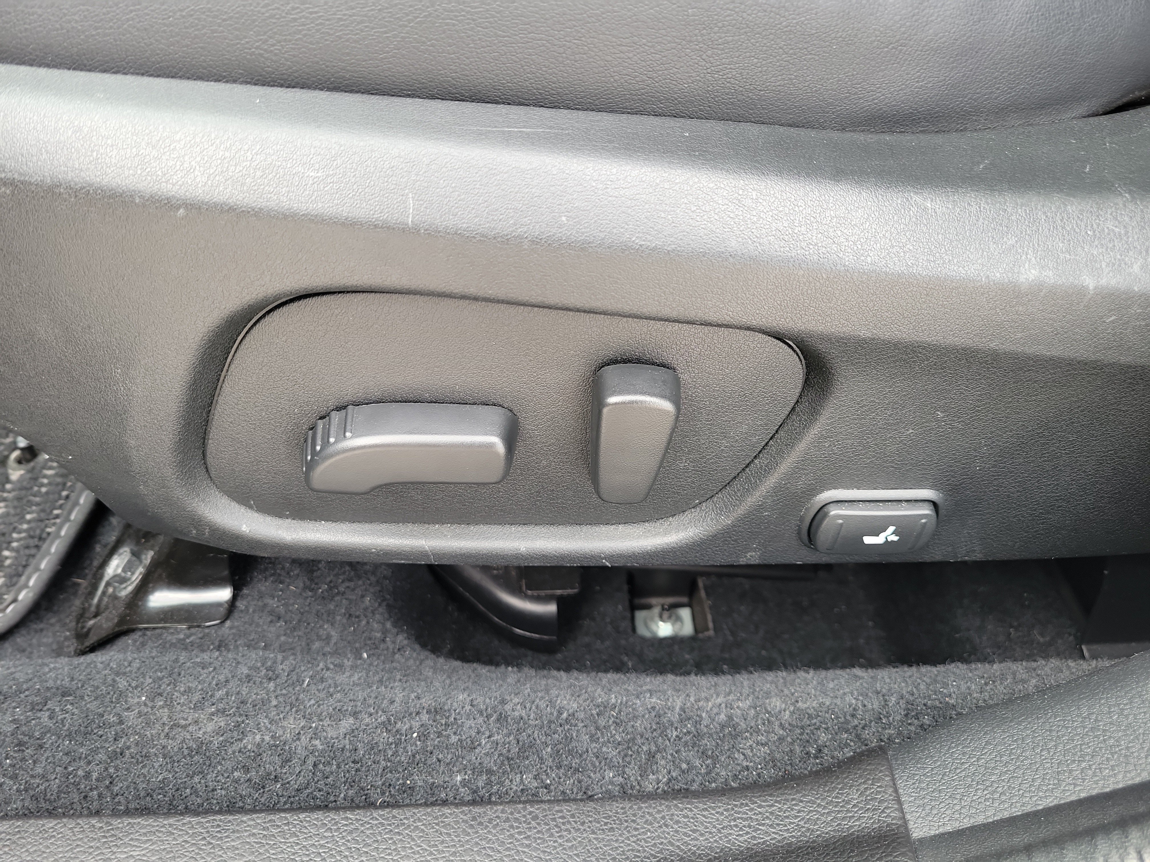 Used 2018 Subaru Forester 2.5i Touring AWD/4WD image 19