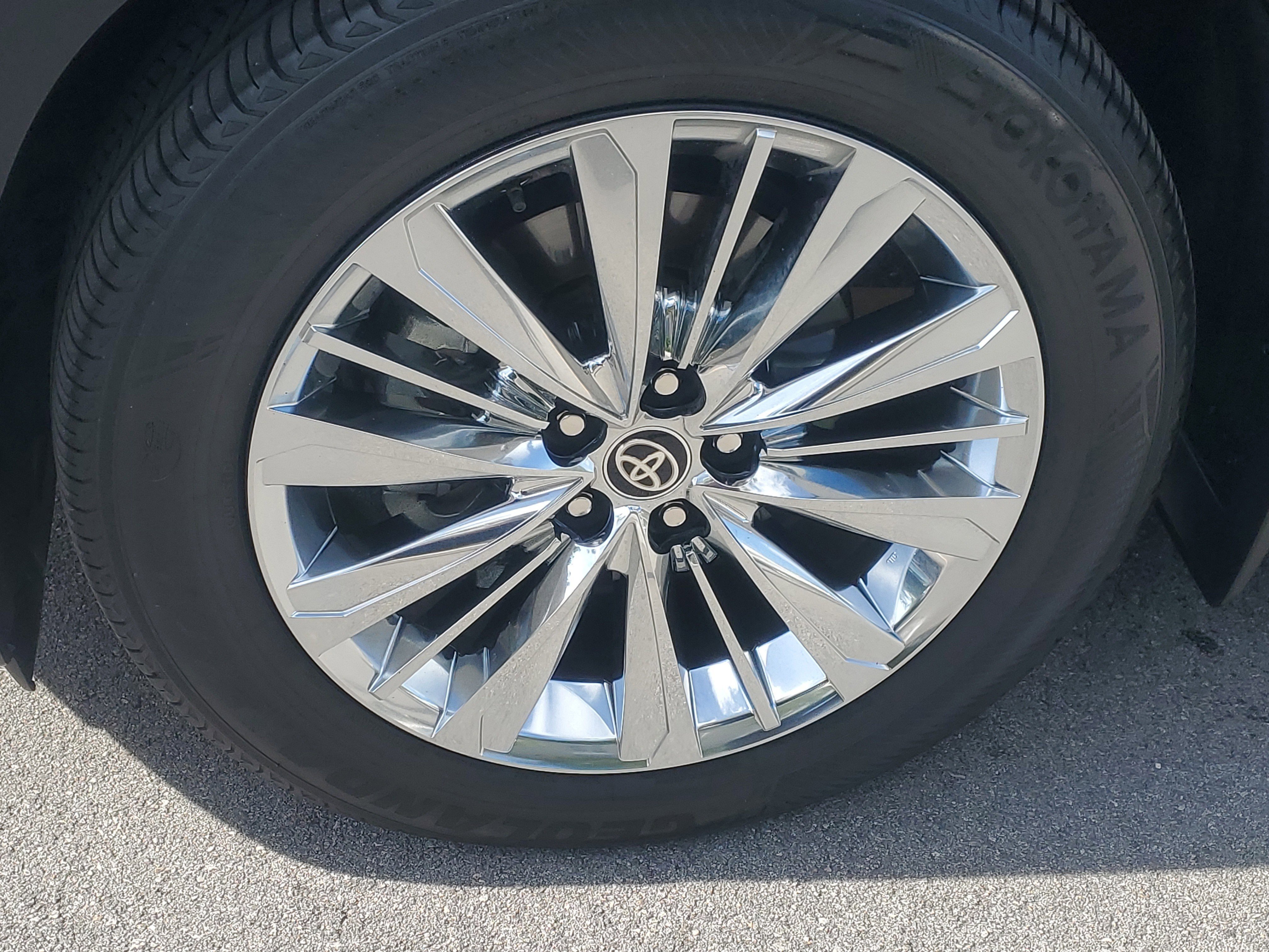 Used 2024 Toyota Grand Highlander AWD image 4