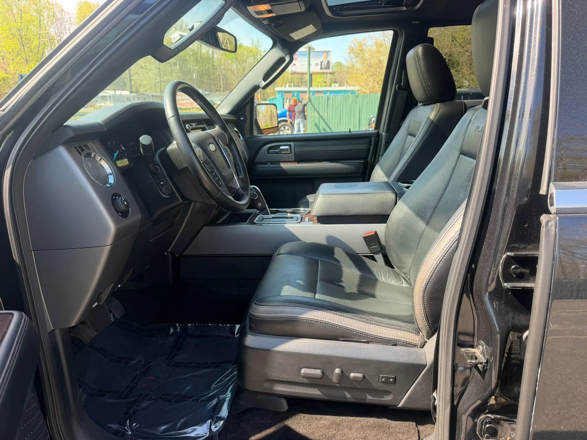 Used 2015 Ford Expedition Platinum image 28