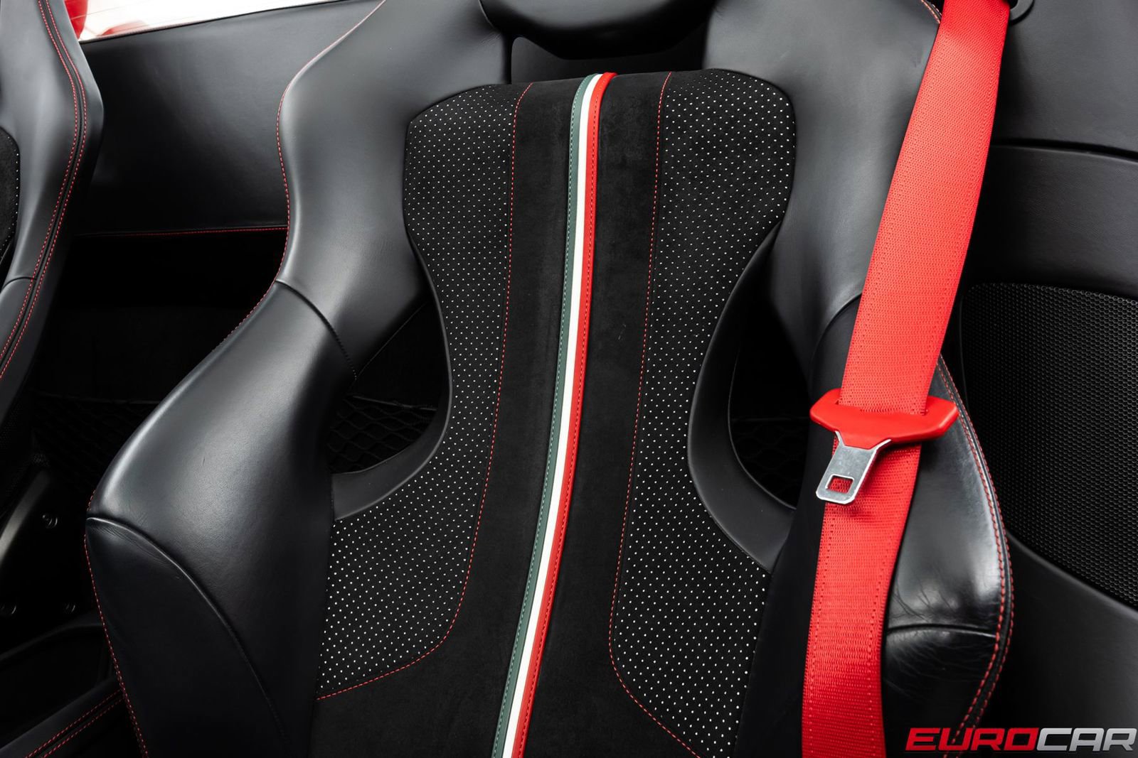 Used 2022 Ferrari F8 Tributo image 44