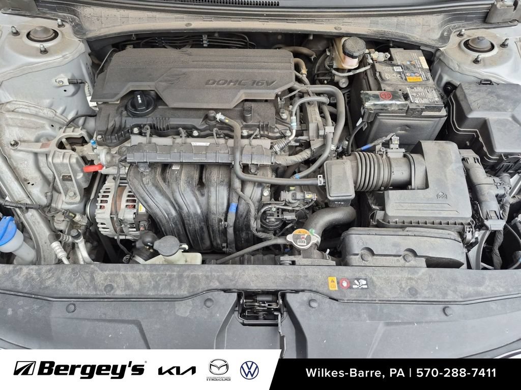 Used 2022 Hyundai Elantra Limited FWD image 29