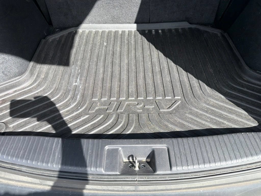Used 2017 Honda HR-V LX image 12