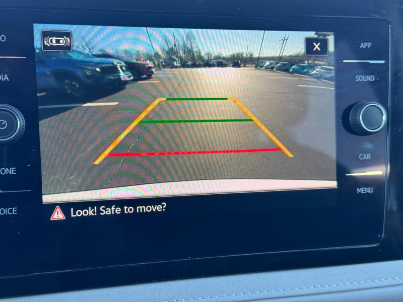 Used 2025 Volkswagen Taos SE image 21