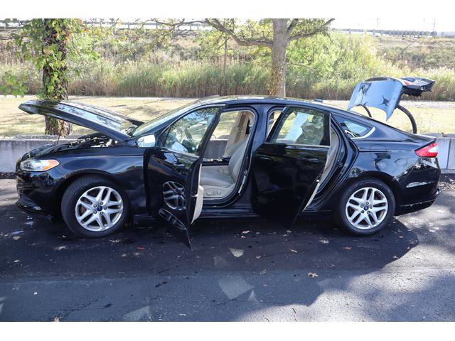 Used 2016 Ford Fusion SE image 17