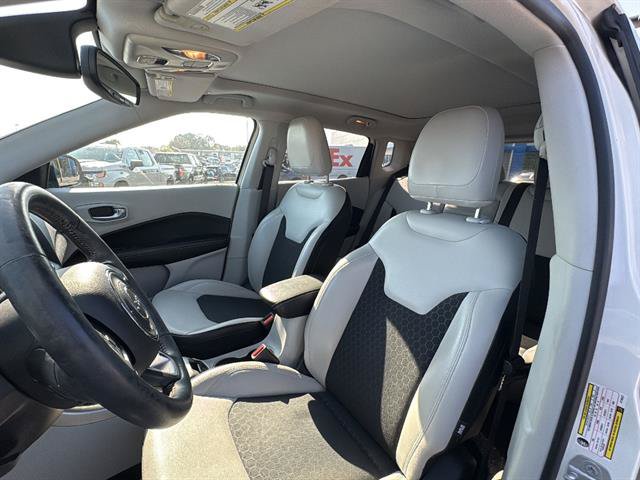 Used 2019 Jeep Compass Latitude w/ Popular Equipment Group FWD image 13