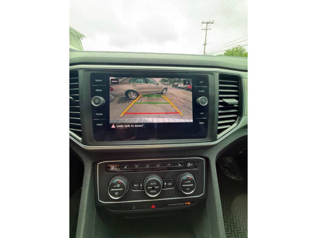 Used 2019 Volkswagen Atlas SE FWD image 24