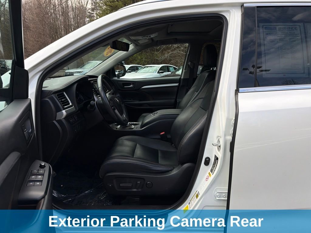 Used 2019 Toyota Highlander XLE image 12