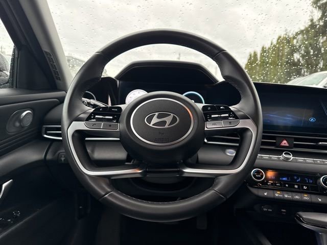Used 2024 Hyundai Elantra Limited image 21