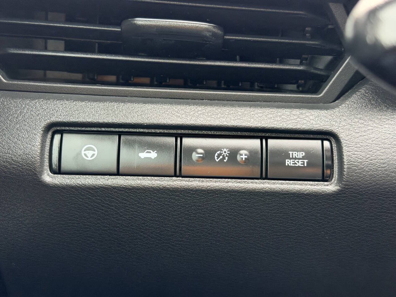Used 2020 Nissan Altima 2.5 SL FWD image 9