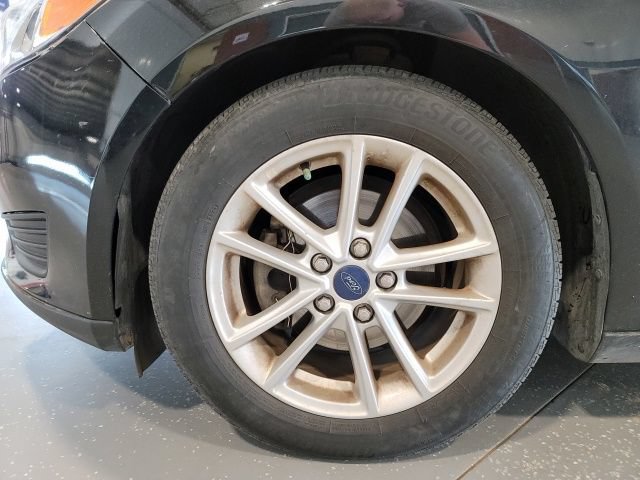 Used 2015 Ford Focus SE FWD image 11