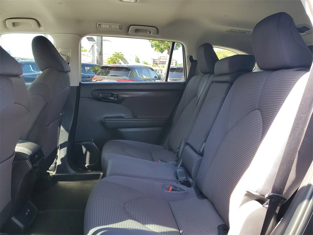 Used 2023 Toyota Highlander LE image 13