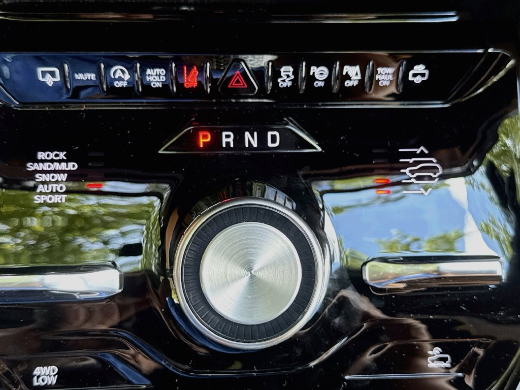 New 2026 Jeep Grand Wagoneer Summit AWD/4WD image 17