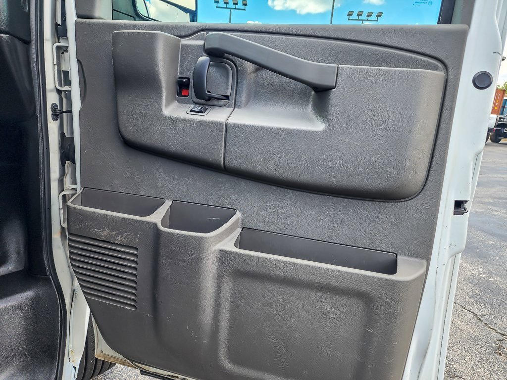 Certified 2018 Chevrolet Express 2500 w/ Driver Convenience Package image 15