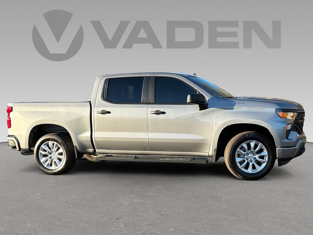 Used 2025 Chevrolet Silverado 1500 Custom image 5