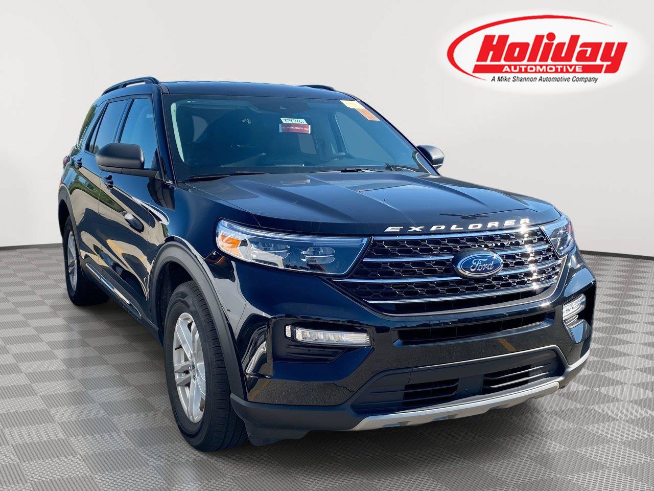 Certified 2024 Ford Explorer XLT w/ Equipment Group 202A