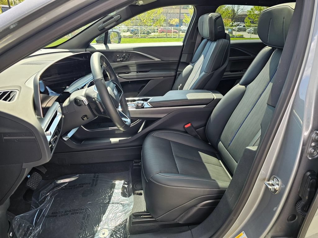 Used 2025 Cadillac Lyriq Sport RWD image 20