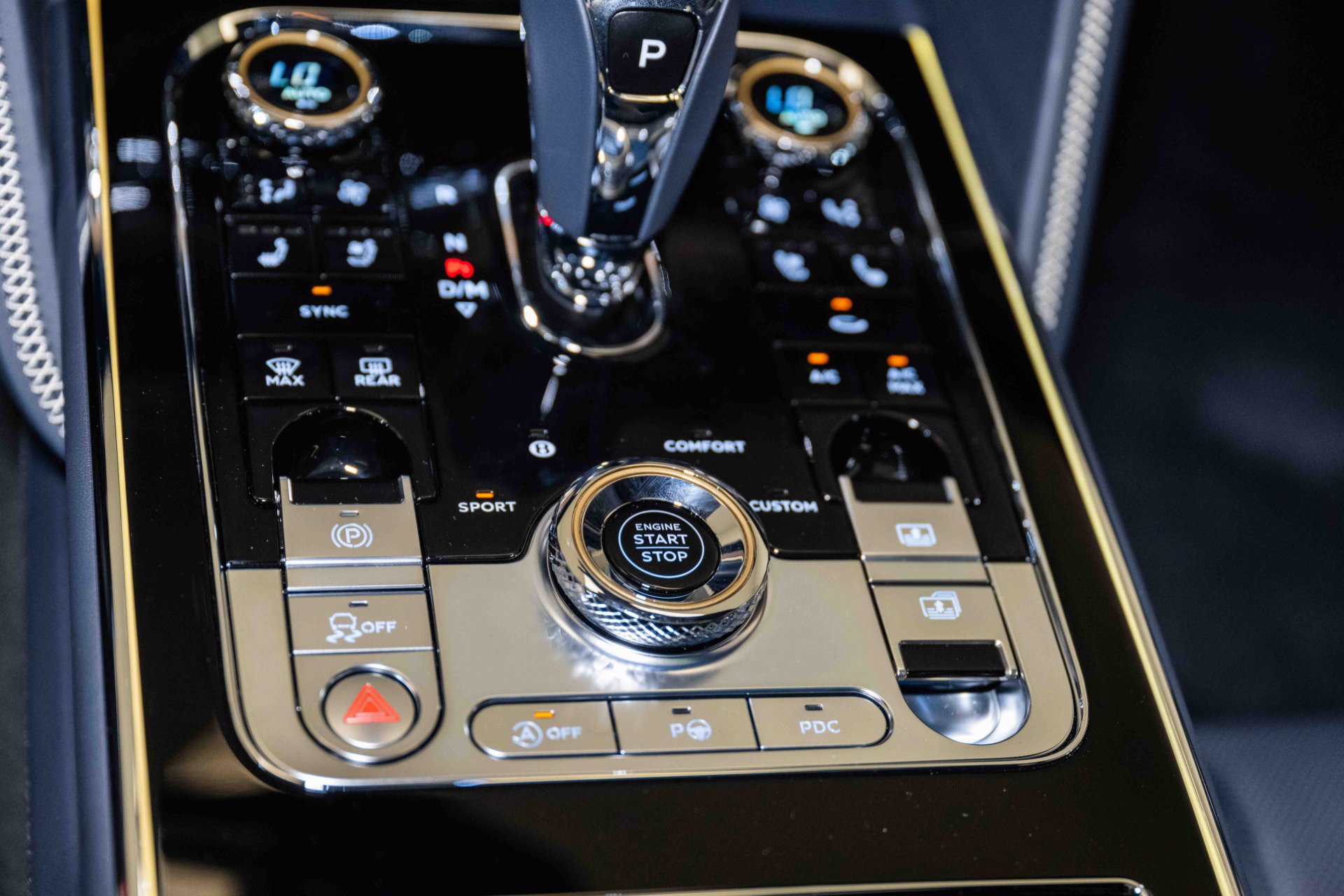 Used 2024 Bentley Flying Spur V8 image 42