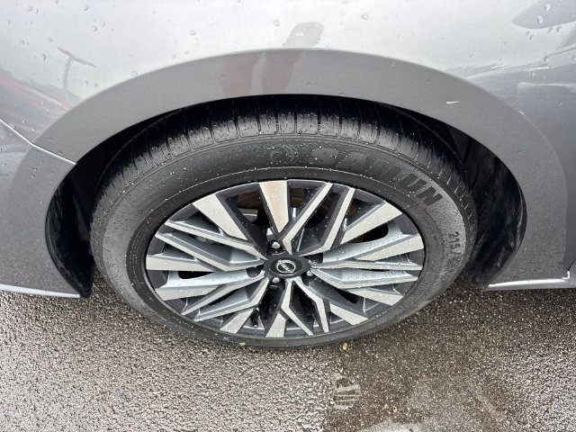Used 2025 Nissan Altima 2.5 SV FWD image 33