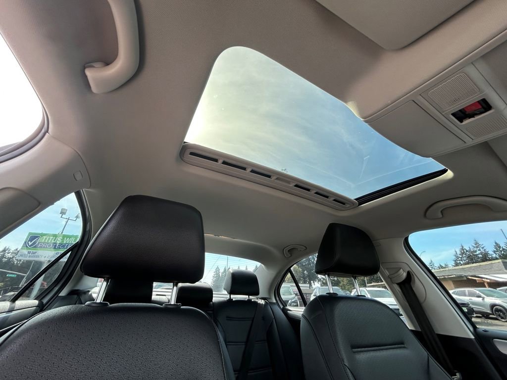 Used 2017 Volkswagen Jetta SE FWD image 26