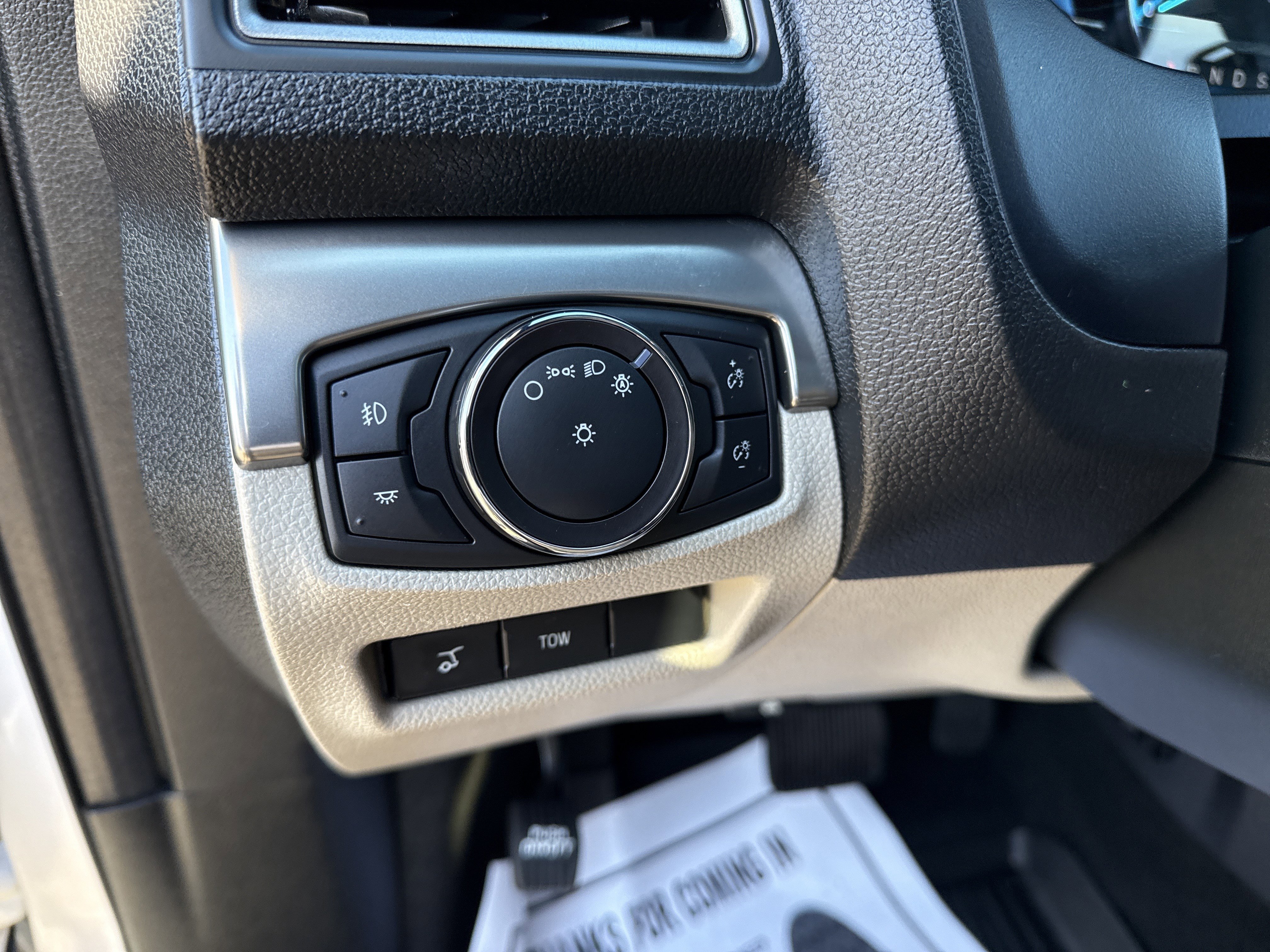 Used 2018 Ford Explorer XLT w/ Equipment Group 202A image 15