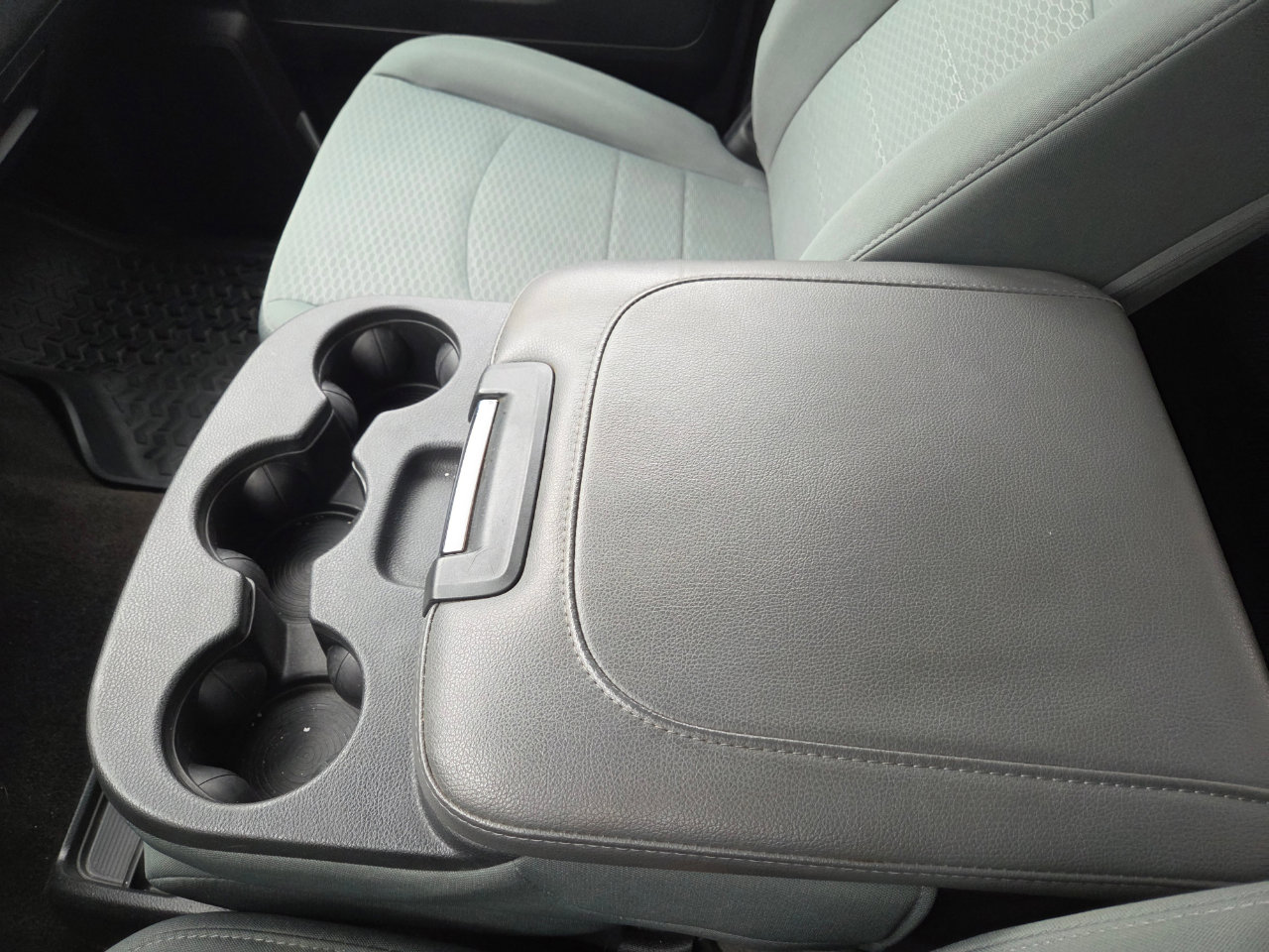 Used 2014 RAM 1500 Express image 17