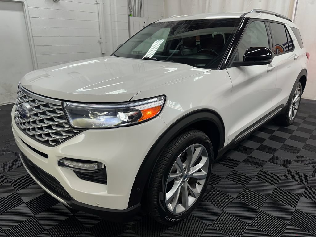 Used 2022 Ford Explorer Platinum w/ Class IV Trailer Tow Package AWD/4WD image 4