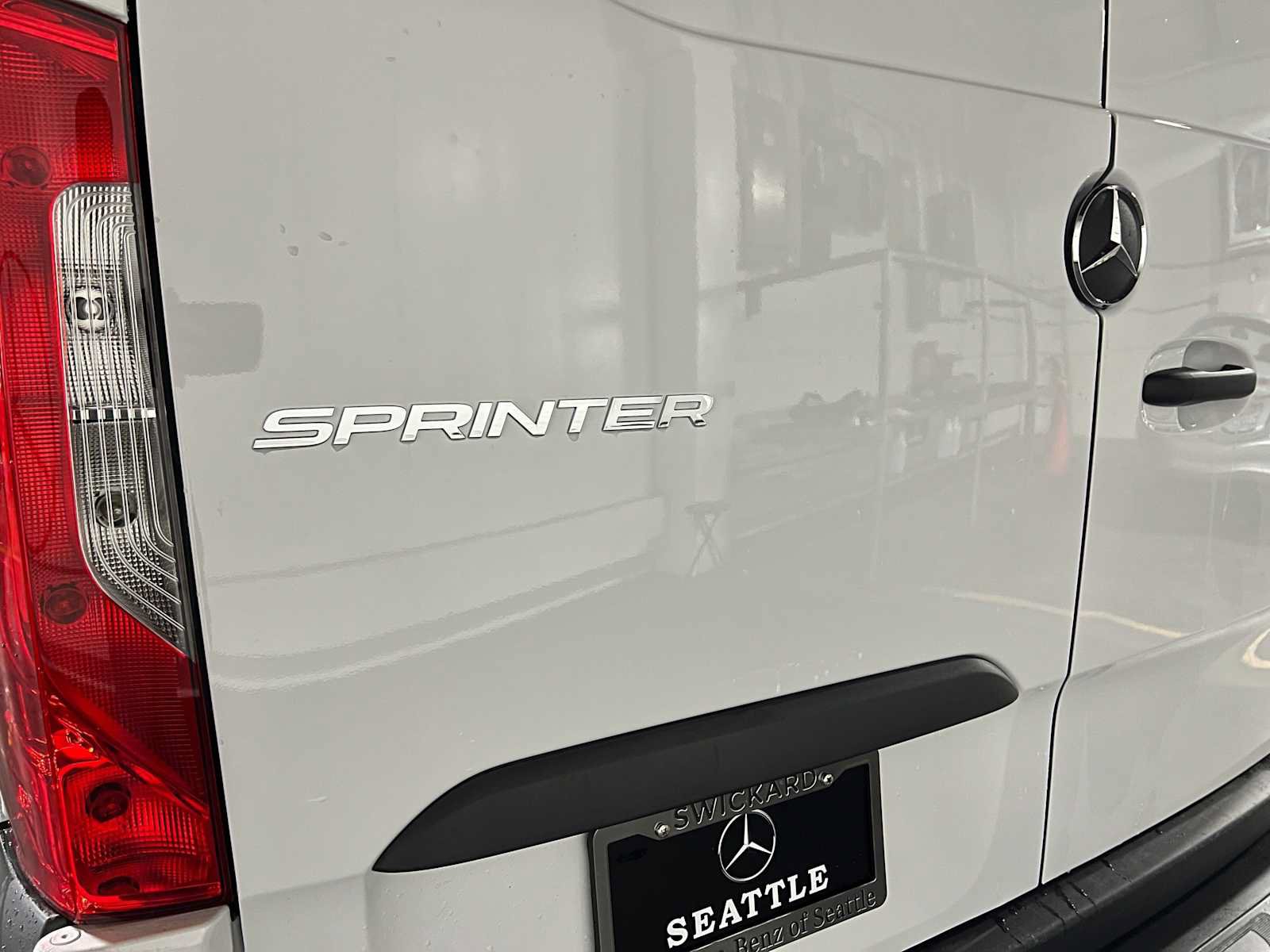 Used 2025 Mercedes-Benz Sprinter 2500 image 14