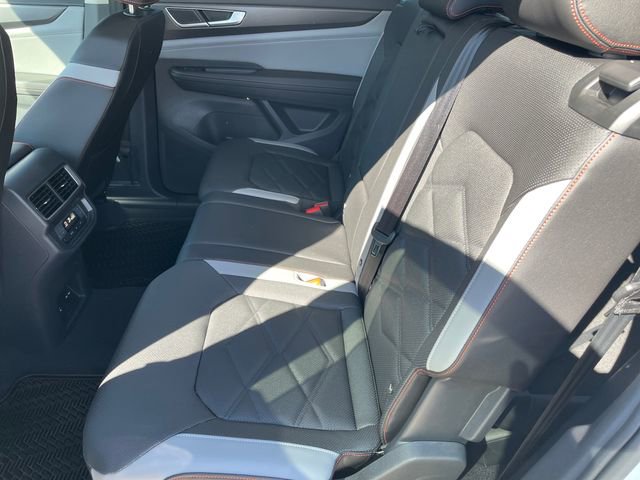 New 2025 Volkswagen Atlas Peak Edition SE image 13
