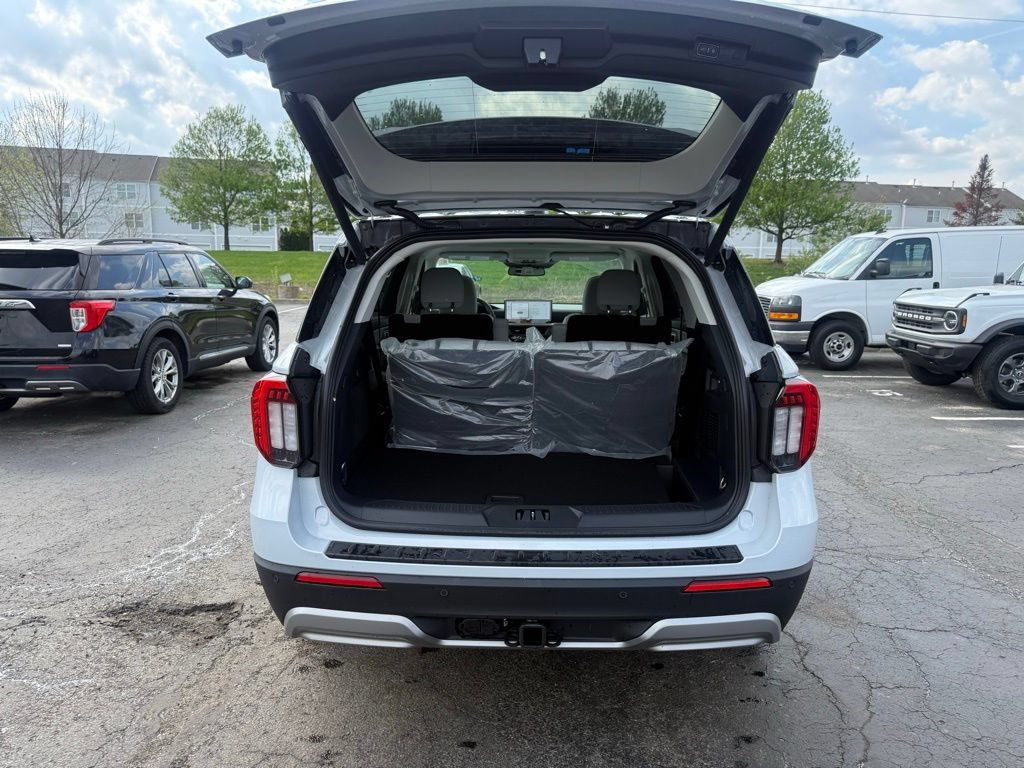 New 2026 Ford Explorer Platinum w/ LUX Leather Package AWD/4WD image 45