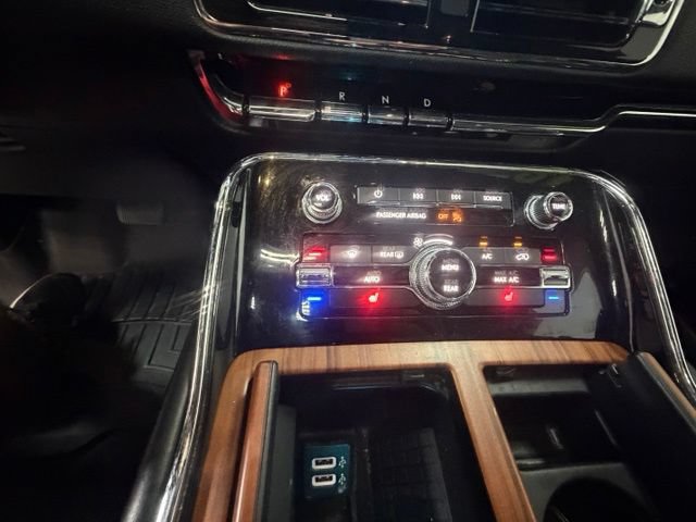 Used 2018 Lincoln Navigator L Select AWD/4WD image 20