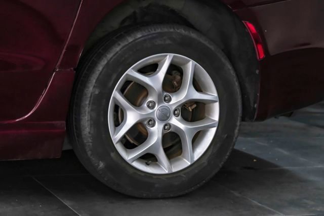 Used 2018 Chrysler Pacifica Touring Plus w/ Tire & Wheel Group FWD image 55