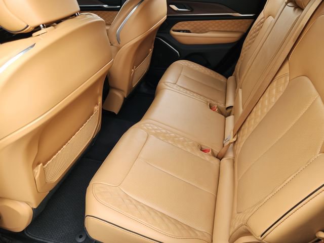 Used 2024 Jeep Grand Cherokee Summit AWD/4WD image 21