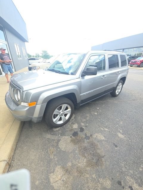Used 2015 Jeep Patriot Latitude AWD/4WD image 8