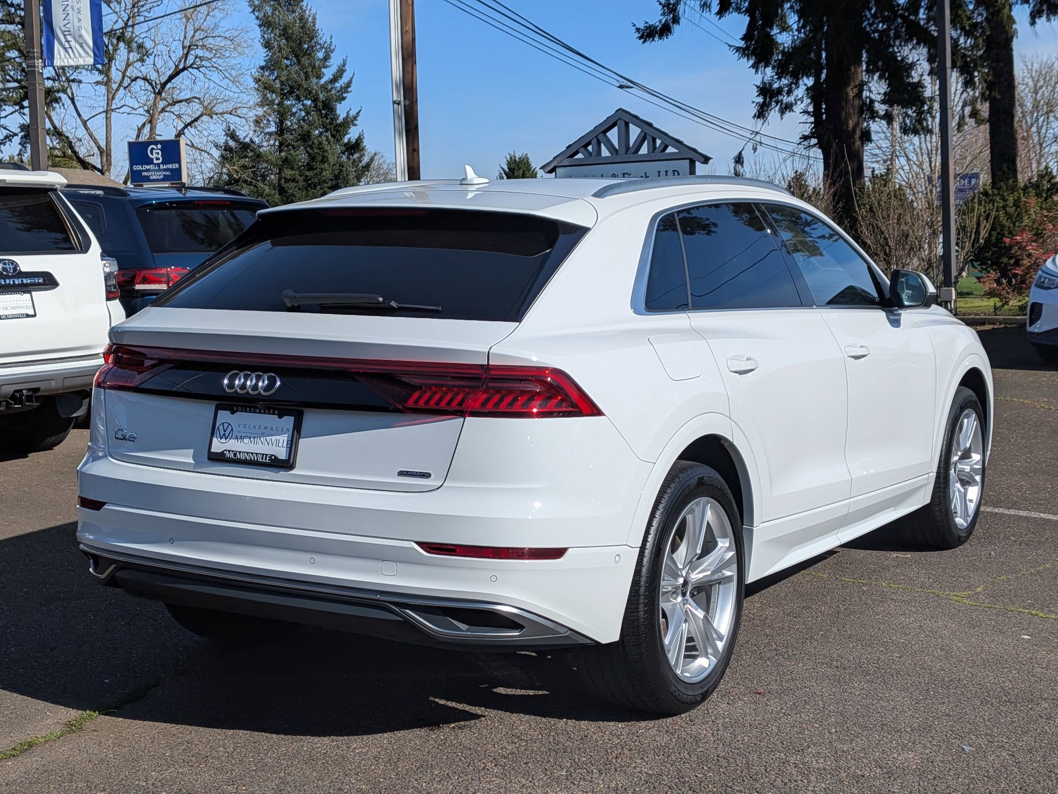 Used 2022 Audi Q8 Premium image 5