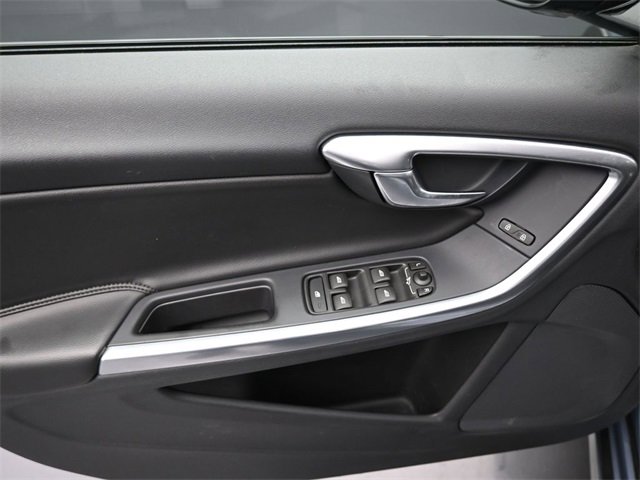 Used 2018 Volvo V60 T5 Cross Country w/ Convenience Package image 23
