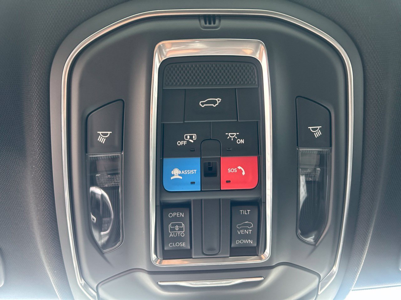 New 2027 Jeep Grand Cherokee Laredo X AWD/4WD image 23