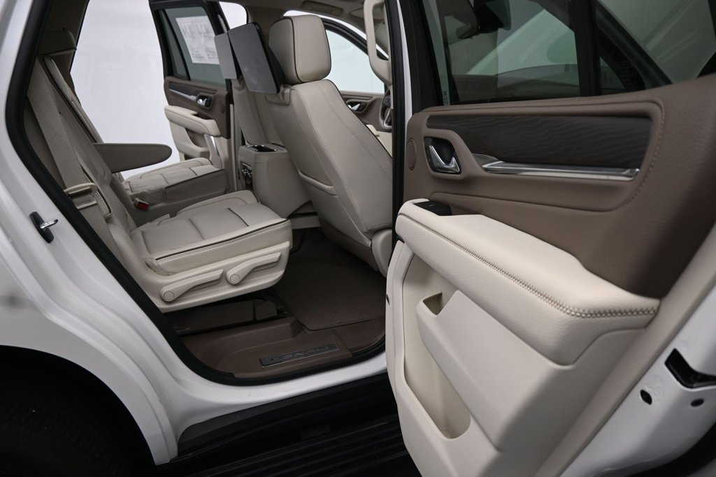 Used 2024 GMC Yukon Denali w/ Advanced Technology Package AWD/4WD image 25