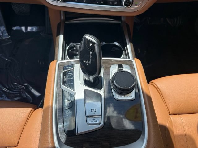 Used 2021 BMW 740i xDrive AWD/4WD image 18
