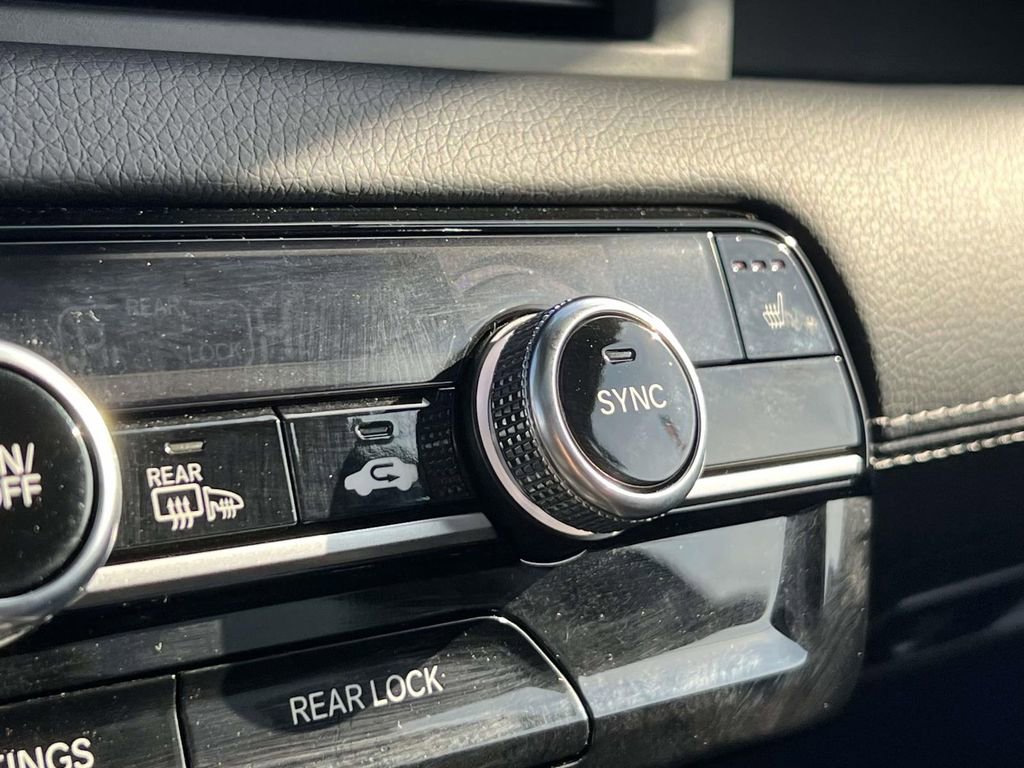 Used 2023 Honda Pilot Touring image 34