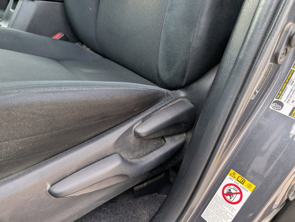 Used 2016 Toyota RAV4 LE image 10