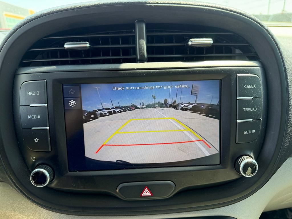 Used 2024 Kia Soul LX w/ Option Group 015 FWD image 12