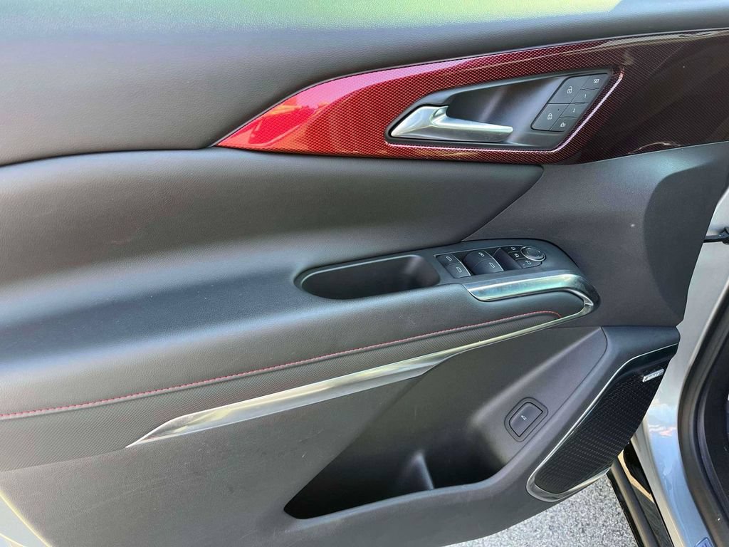 Used 2024 Chevrolet Traverse RS FWD image 14