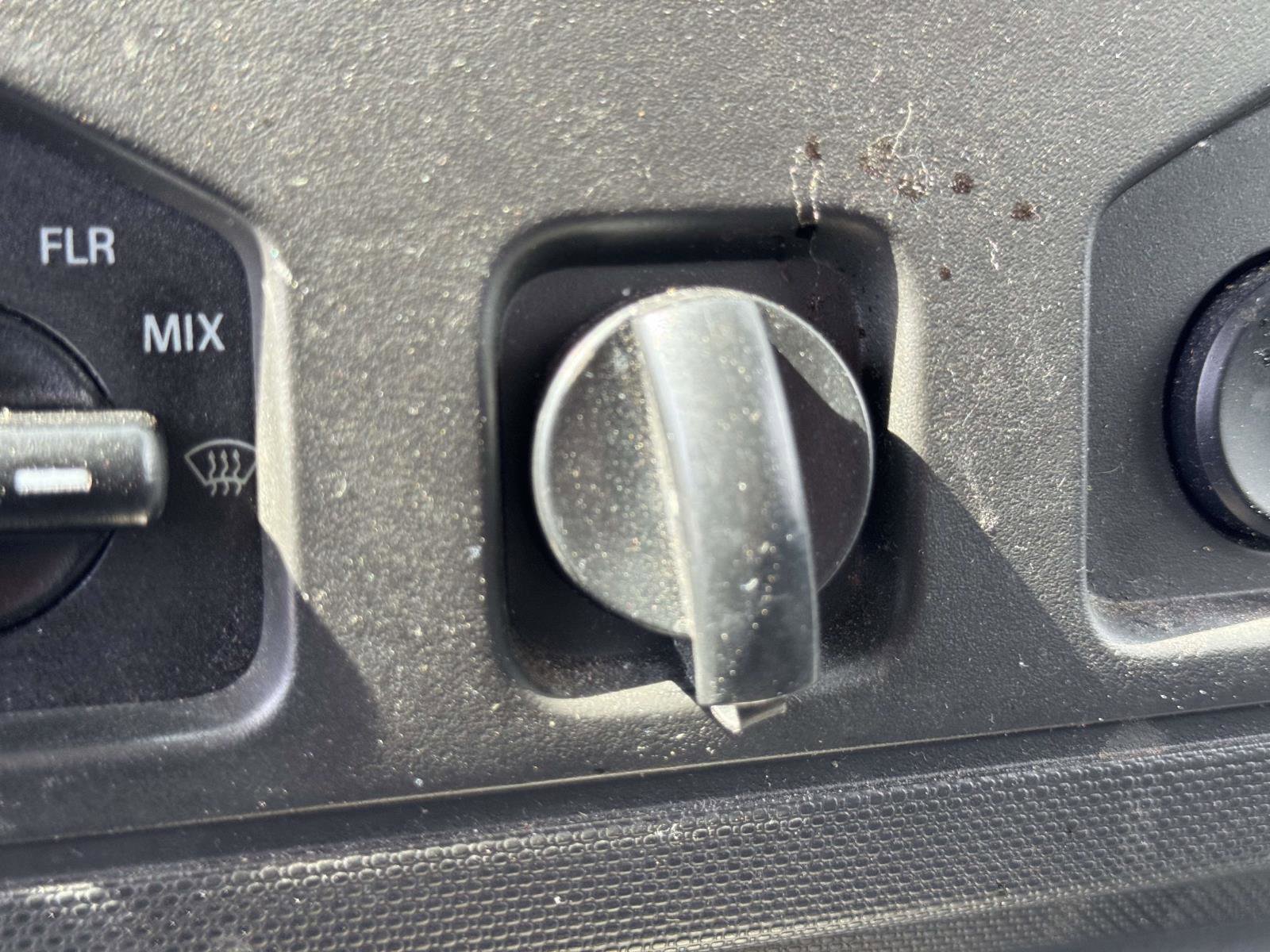 Used 2013 Ford E-150 and Econoline 150 w/ PWR Group image 28